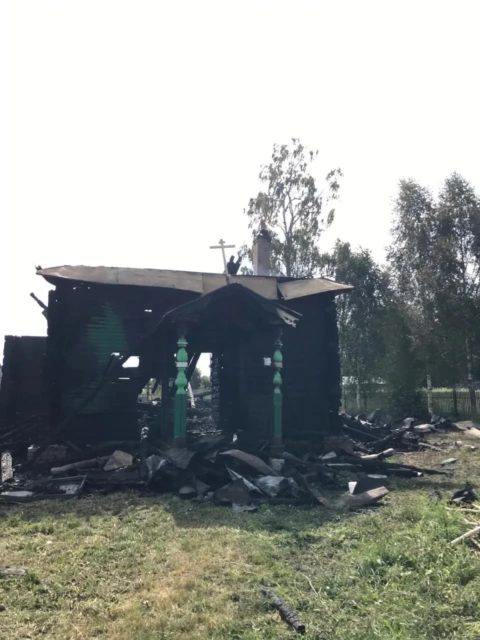 Храмы и памятные кресты